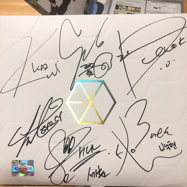 EXO(エクソ)のEXO-K 全員分直筆サイン入りCD エンタメ/ホビーのCD(K-POP/アジア)の商品写真