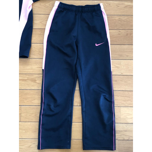 NIKE(ナイキ)のNIKE ジャージ 上下セット 140〜150センチ キッズ/ベビー/マタニティのキッズ服女の子用(90cm~)(ジャケット/上着)の商品写真