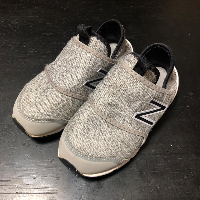 NIKE(ナイキ)の【ニューバランス NB】16.5cmグレイ スリッポンスニーカー キッズ/ベビー/マタニティのキッズ靴/シューズ(15cm~)(スリッポン)の商品写真