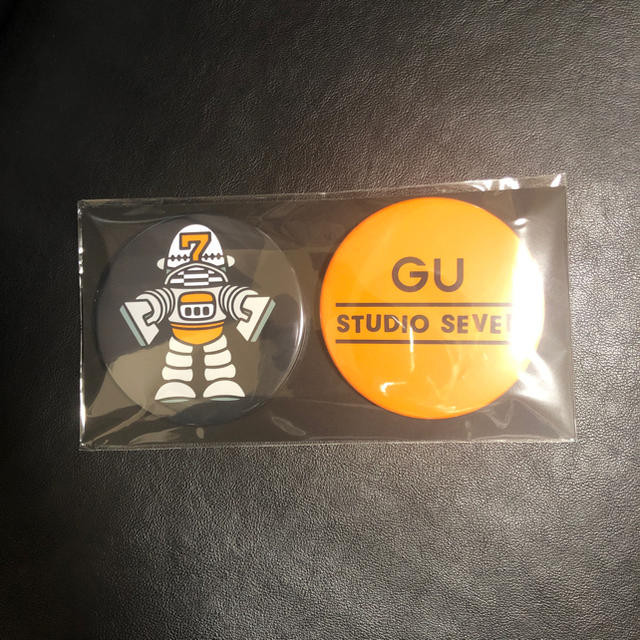 GU(ジーユー)のGU STUDIO SEVEN 缶バッジ ハンドメイドのファッション小物(その他)の商品写真