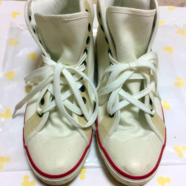 TSUMORI CHISATO(ツモリチサト)の白ワンピやマキシ丈ワンピに♡スニーカー レディースの靴/シューズ(スニーカー)の商品写真