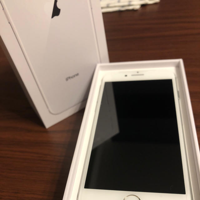 【新品】iPhone8 64GB Silver ドコモ
