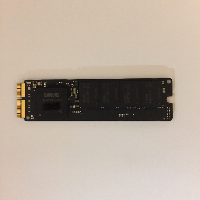 Apple純正SSD 256GB(Samsung製)