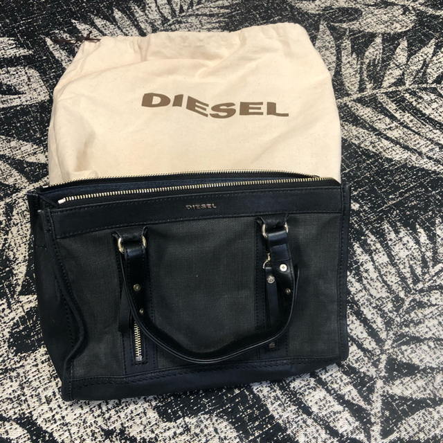 DIESEL(ディーゼル)のディーゼルバッグ レディースのバッグ(トートバッグ)の商品写真