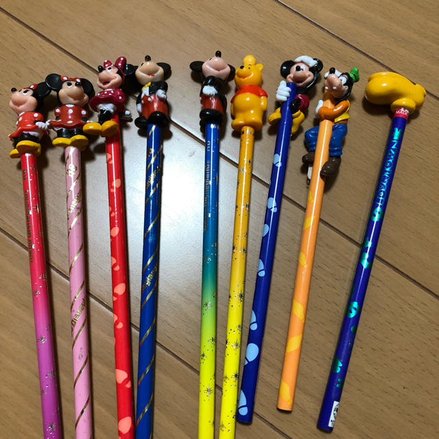 Disney(ディズニー)のディズニーで買ったキャラクター鉛筆 エンタメ/ホビーのアート用品(鉛筆)の商品写真