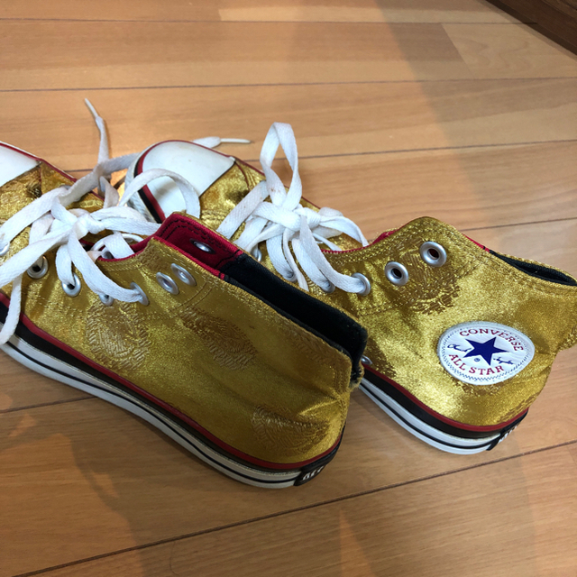 CONVERSE(コンバース)のconverseコンバース23.0金 ゴールド レディースの靴/シューズ(スニーカー)の商品写真