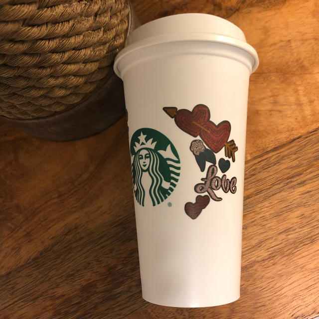 Starbucks Coffee(スターバックスコーヒー)のスターバックス   リユーザブルカップ     バレンタイン限定  新品 インテリア/住まい/日用品のキッチン/食器(タンブラー)の商品写真