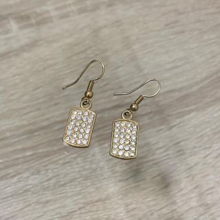 ピアス(ピアス)