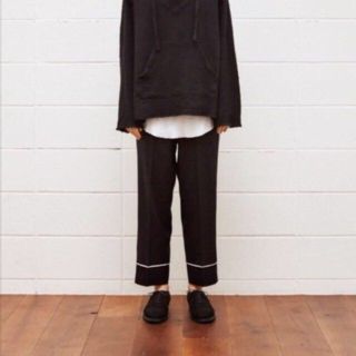 アンユーズド(UNUSED)のUNUSED ライン入りサマーウールパンツ(クロップドパンツ)