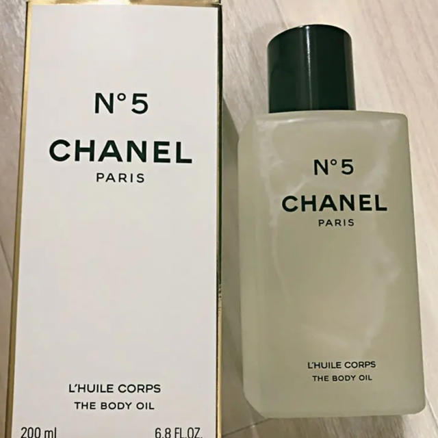 CHANEL - CHANEL №5のボディオイル♡新品の通販 by ️｜シャネルならラクマ