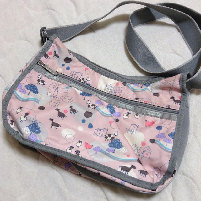 LeSportsac(レスポートサック)のうしくんショルダー レディースのバッグ(ショルダーバッグ)の商品写真