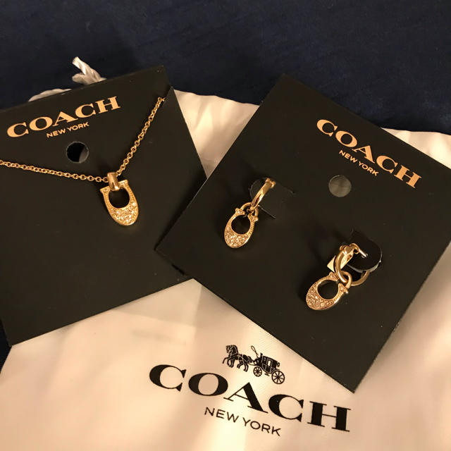 新品 コーチ COACH ピアス ネックレス セット ゴールドカラー