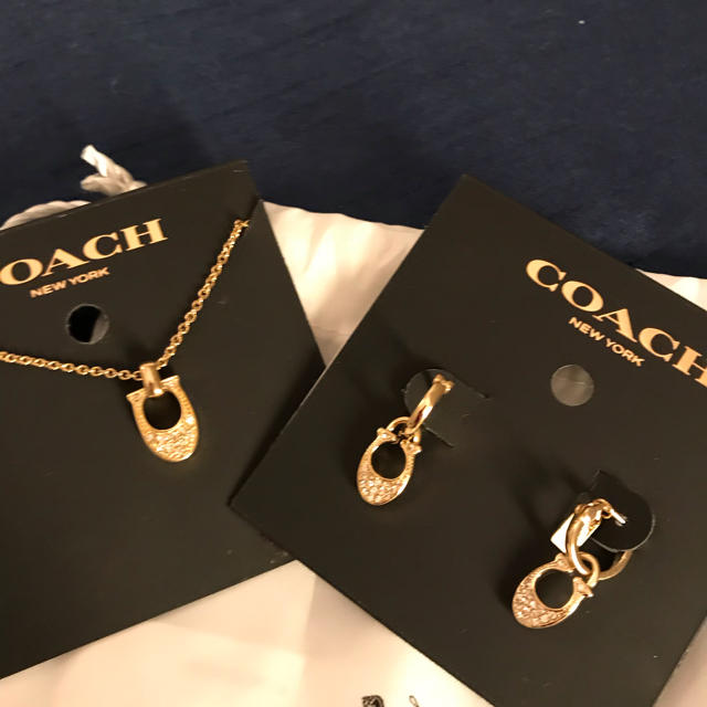 新品 コーチ COACH ピアス ネックレス セット ゴールドカラー 1