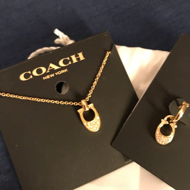 COACH - 新品 コーチ COACH ピアス ネックレス セット ゴールドカラー ...