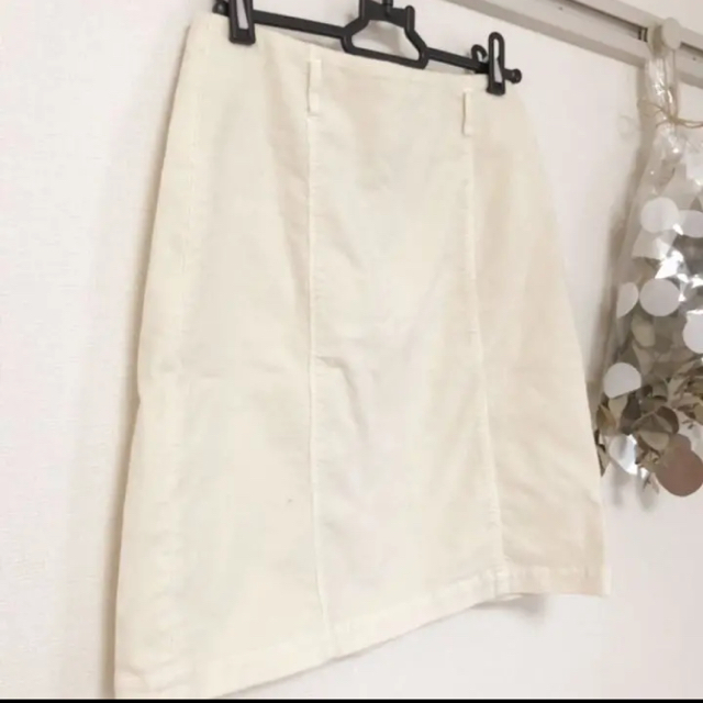 UNITED ARROWS(ユナイテッドアローズ)のユナイテッドアローズ  タイトスカート 膝丈　白 オフホワイト レディースのスカート(ひざ丈スカート)の商品写真