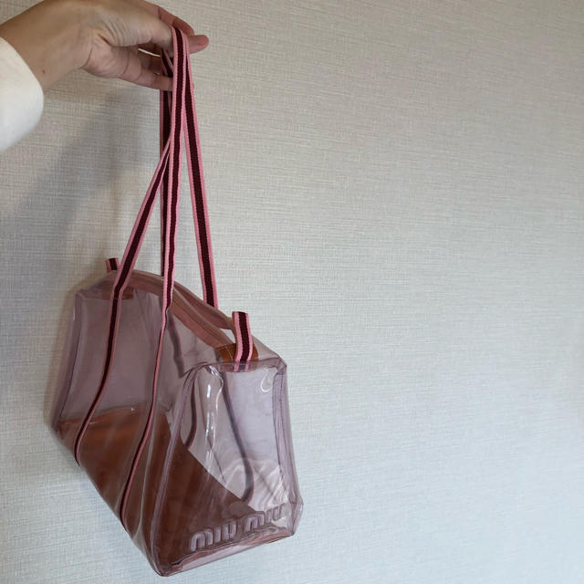 miumiu(ミュウミュウ)のmiu miu レア！ 90s ピンク ビニールバッグ レディースのバッグ(ハンドバッグ)の商品写真