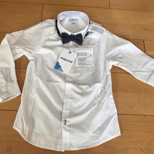 Ralph Lauren(ラルフローレン)の新品未使用 mayoral 白シャツ 4Ｙ 日本未上陸 キッズ/ベビー/マタニティのキッズ服男の子用(90cm~)(ドレス/フォーマル)の商品写真