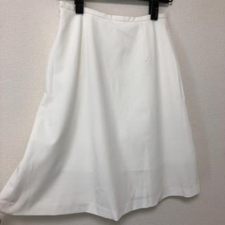 アンドクチュール(And Couture)のアンドクチュールの白スカート(ひざ丈スカート)