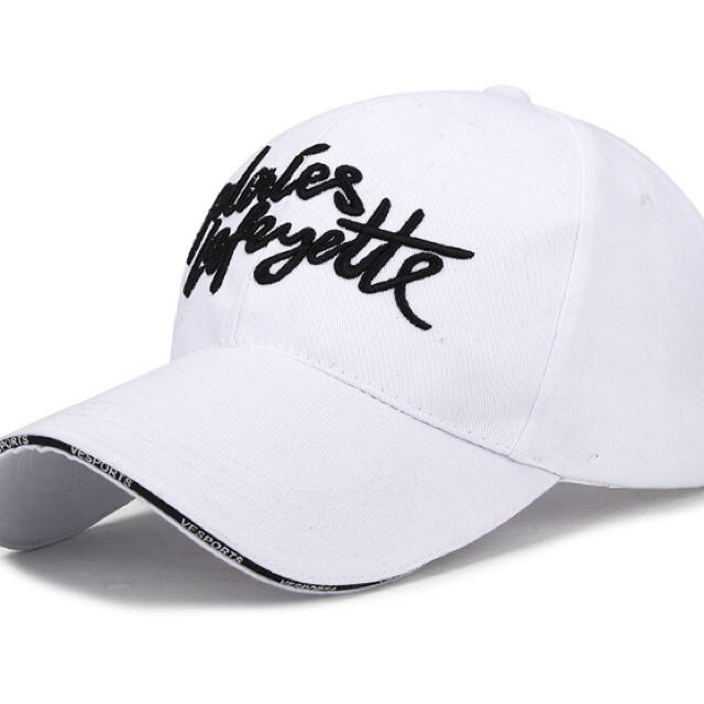 【特価】galeries lafayette 刺繍CAP メンズ&レディース新品 メンズの帽子(キャップ)の商品写真