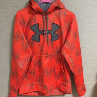 アンダーアーマー(UNDER ARMOUR)のUNDER ARMOUR　アンダーアーマー　パーカー　撥水　STORM　総柄(パーカー)