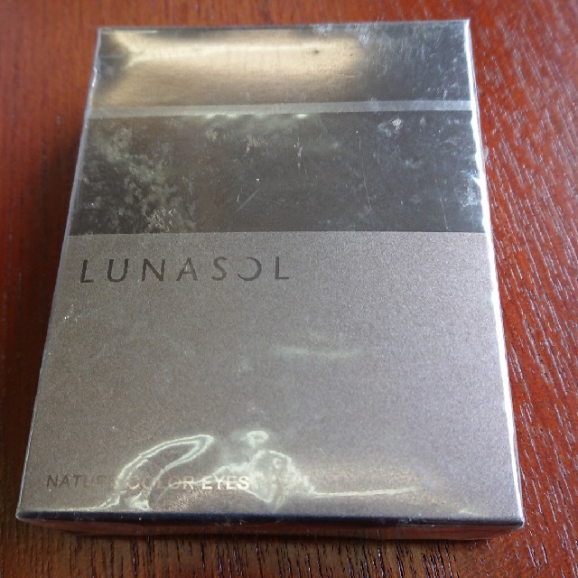 LUNASOL(ルナソル)のルナソル ネイチャーカラーアイズ EX01 ネイチャーサマーブルー  コスメ/美容のベースメイク/化粧品(アイシャドウ)の商品写真