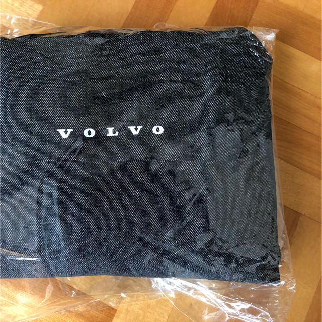 Volvo(ボルボ)の♡VOLVO 保冷トートバッグ♡ 非売品 レディースのバッグ(エコバッグ)の商品写真