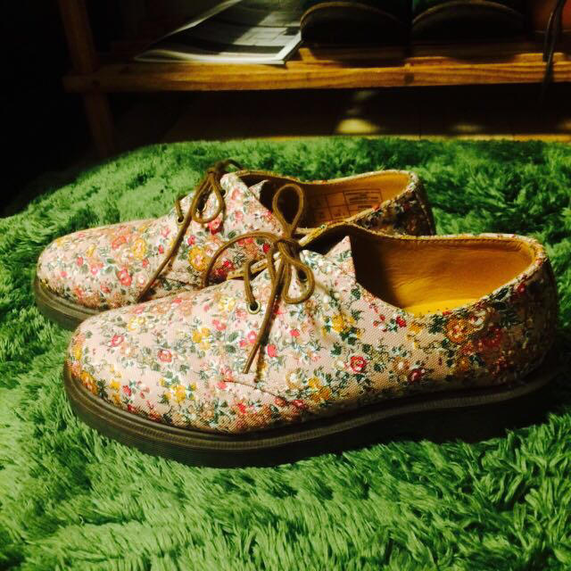 Dr.Martens(ドクターマーチン)のDr.martens♡花柄シューズ レディースの靴/シューズ(ブーツ)の商品写真