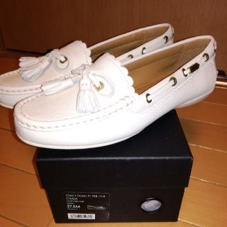 COACH(ローファー/革靴 ・ ホワイト/白色系)のフリマアイテム一覧 COACH(ローファー/革靴 ・ ホワイト/白色系)のフリマアイテム一覧