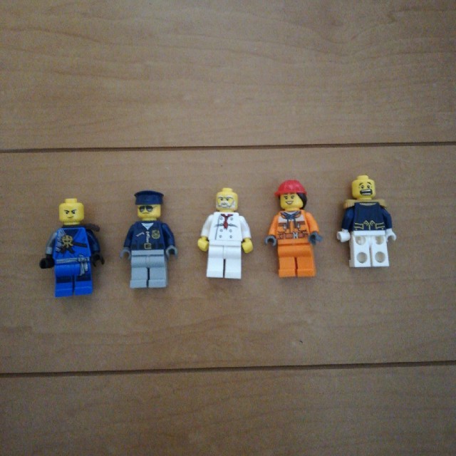 Lego(レゴ)のLEGO ミニフィグ5体セット キッズ/ベビー/マタニティのおもちゃ(積み木/ブロック)の商品写真