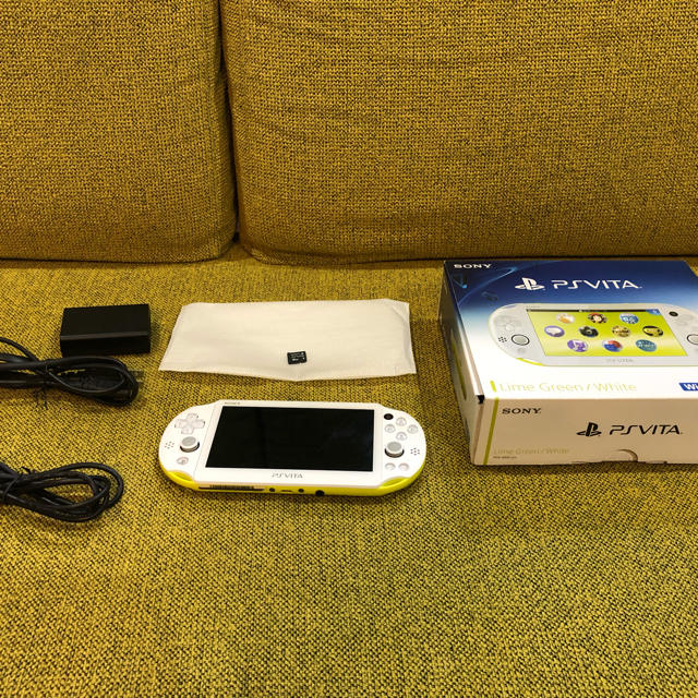 PlayStation Vita(プレイステーションヴィータ)のPS VITA 2000 ジャンク品 エンタメ/ホビーのゲームソフト/ゲーム機本体(携帯用ゲーム機本体)の商品写真