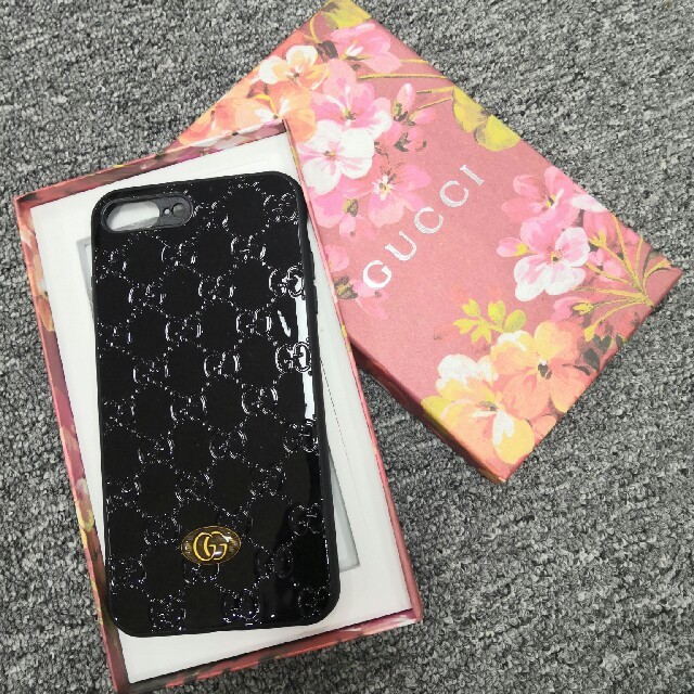 Gucci - Iphoneケース　グッチ　ブラック
の通販 by あつ子^_^'s shop｜グッチならラクマ