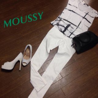 マウジー(moussy)のMOUSSY 白パンツ スキニー 1(カジュアルパンツ)