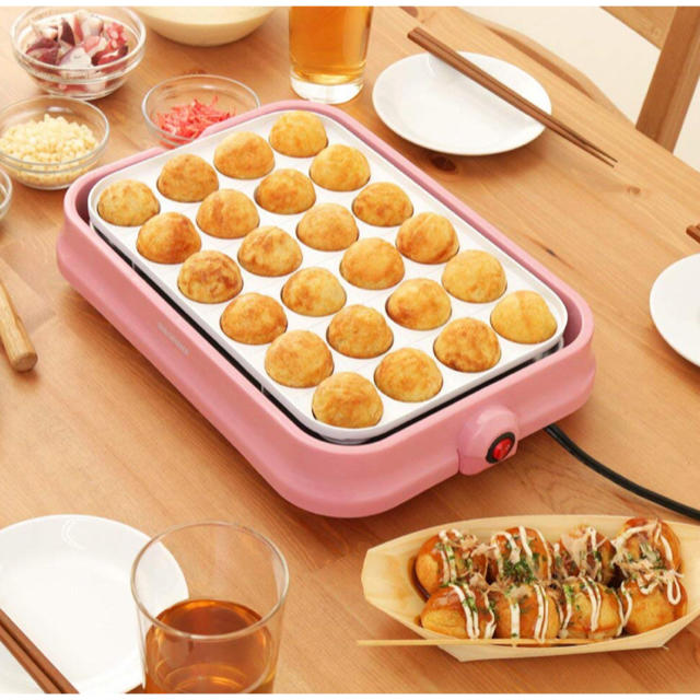 アイリスオーヤマ(アイリスオーヤマ)の新品☆セラミックたこ焼き器　ピンク スマホ/家電/カメラの調理家電(たこ焼き機)の商品写真