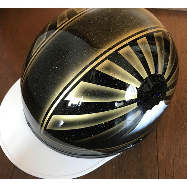 新品塗装品 7色ラメ入 黒金 富士日章 コルク半 ヘルメット 新品塗装品 7色ラメ入 黒金 富士日章 コルク半 ヘルメット