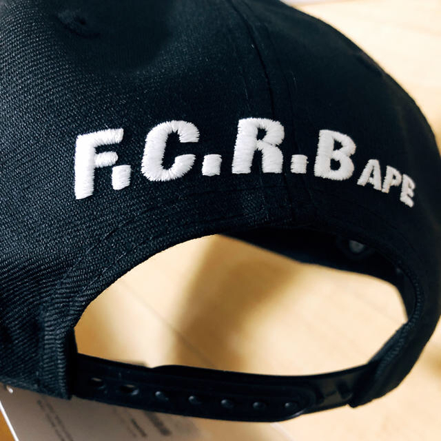 A BATHING APE(アベイシングエイプ)のBAPE x F.C.R.B. ブリストルEMBLEM 9FIFTY キャップ  メンズの帽子(キャップ)の商品写真