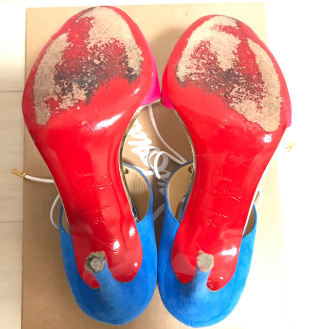 Christian Louboutin(クリスチャンルブタン)の【クリスチャンルブタン】スエードヒールサンダル・ピンク×ブルーー/サイズ34 レディースの靴/シューズ(サンダル)の商品写真