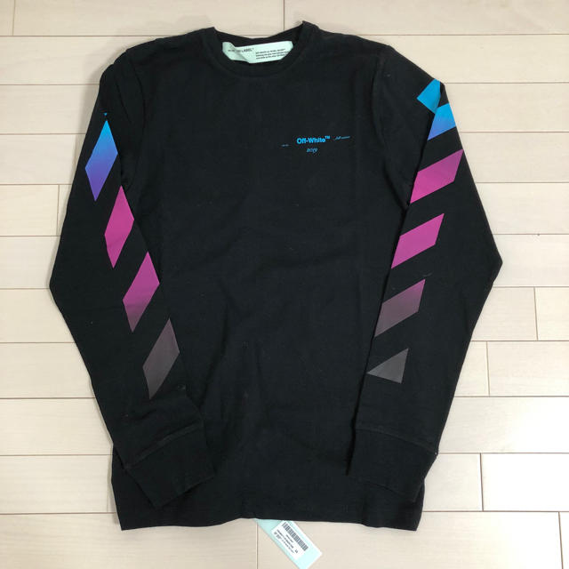 OFF-WHITE(オフホワイト)の【あかさたな様専用】XS off-white diag gradient ロンT メンズのトップス(Tシャツ/カットソー(七分/長袖))の商品写真