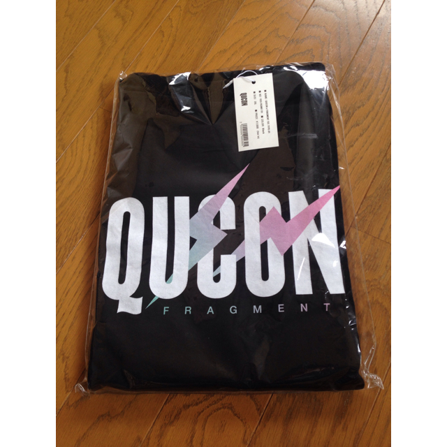 FRAGMENT(フラグメント)の【2XL】QUCON x FRAGMENT TEE メンズのトップス(Tシャツ/カットソー(半袖/袖なし))の商品写真