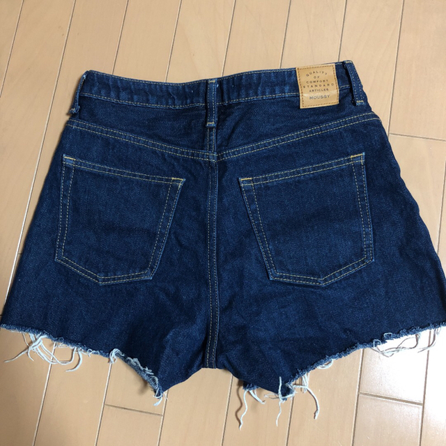 AZUL by moussy(アズールバイマウジー)のアズールバイマウジー AZUL by moussy ハイウエストカットオフデニム レディースのパンツ(ショートパンツ)の商品写真