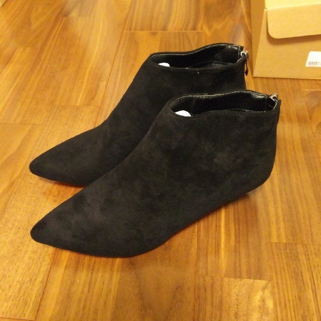 【新品】レッドソールブーティ 24.5㎝ レディースの靴/シューズ(ブーティ)の商品写真