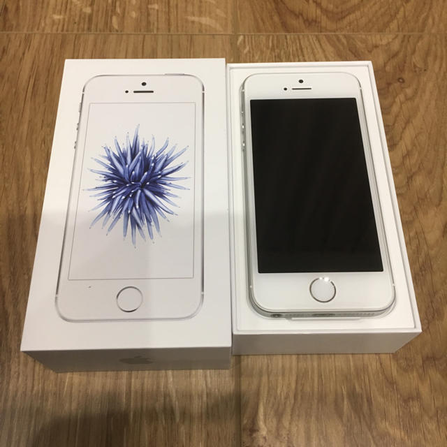 SIMフリー iPhone SE 32GB シルバー