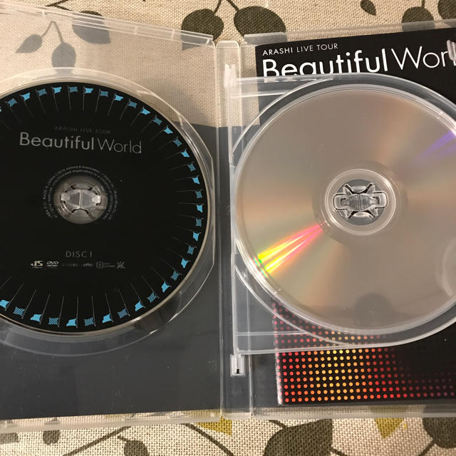 嵐(アラシ)の嵐Beautiful World ライブツアーDVD エンタメ/ホビーのDVD/ブルーレイ(ミュージック)の商品写真