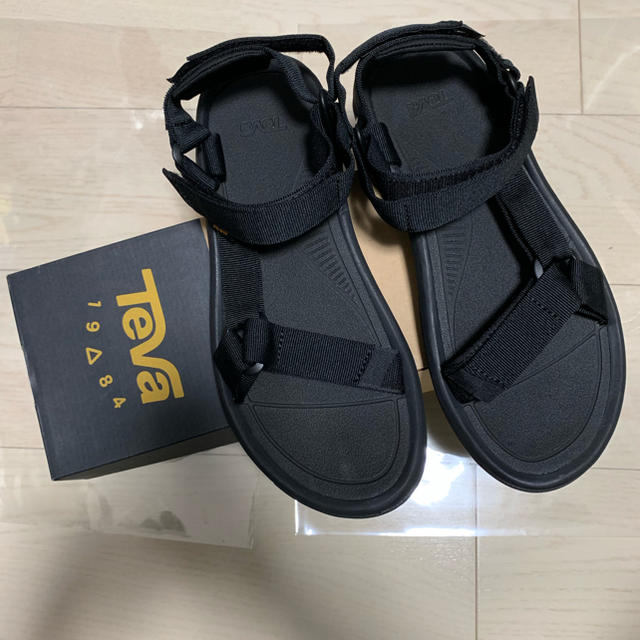 Teva(テバ)のTEVA テバ メンズ ハリケーン ブラック メンズの靴/シューズ(サンダル)の商品写真