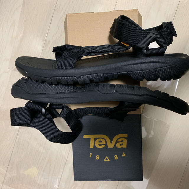 Teva(テバ)のTEVA テバ メンズ ハリケーン ブラック メンズの靴/シューズ(サンダル)の商品写真