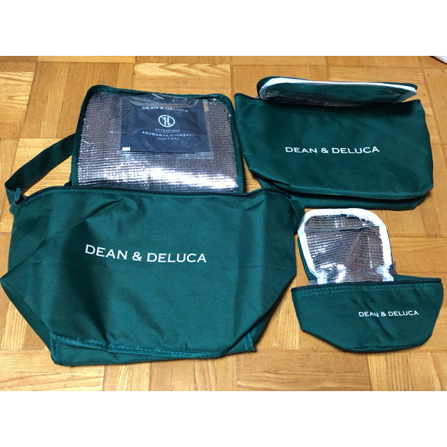 DEAN & DELUCA(ディーンアンドデルーカ)のGROW8月号付録DEAN&DELUCA保冷4点セット インテリア/住まい/日用品のキッチン/食器(弁当用品)の商品写真