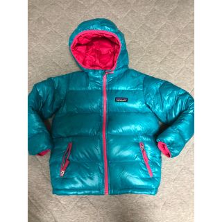 パタゴニア(patagonia)のパタゴニア キッズ 5T ショート丈 ダウン フード付 エメラルド ピンク(ジャケット/上着)