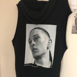 ☆セール rafsimons isolatedhero ノースリーブ パーカー 最初値下げ ...