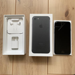アイフォーン(iPhone)の【美品・送料無料】au iPhone 7 128GB ブラック(スマートフォン本体)