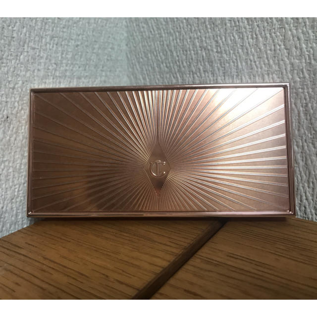 Charlotte Tilbury Filmstar Bronze & Glow コスメ/美容のベースメイク/化粧品(フェイスカラー)の商品写真