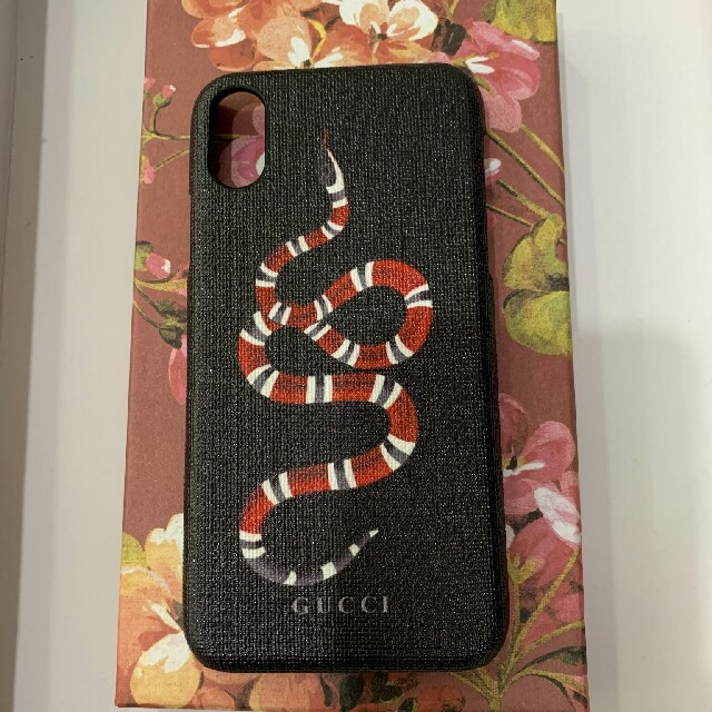 iphoneファイブs カバー - Gucci - GUCCI　グッチ　 iPhoneX携帯ケース 蛇の通販 by 上田MINAMI's shop｜グッチならラクマ